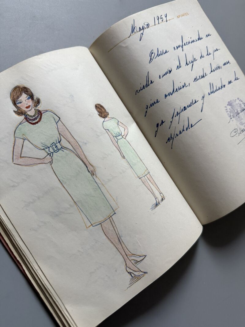 Curso de moda años 50 de Mª José Torres. Sobrecubierta bordada única - Fémina, siluetas para croquis