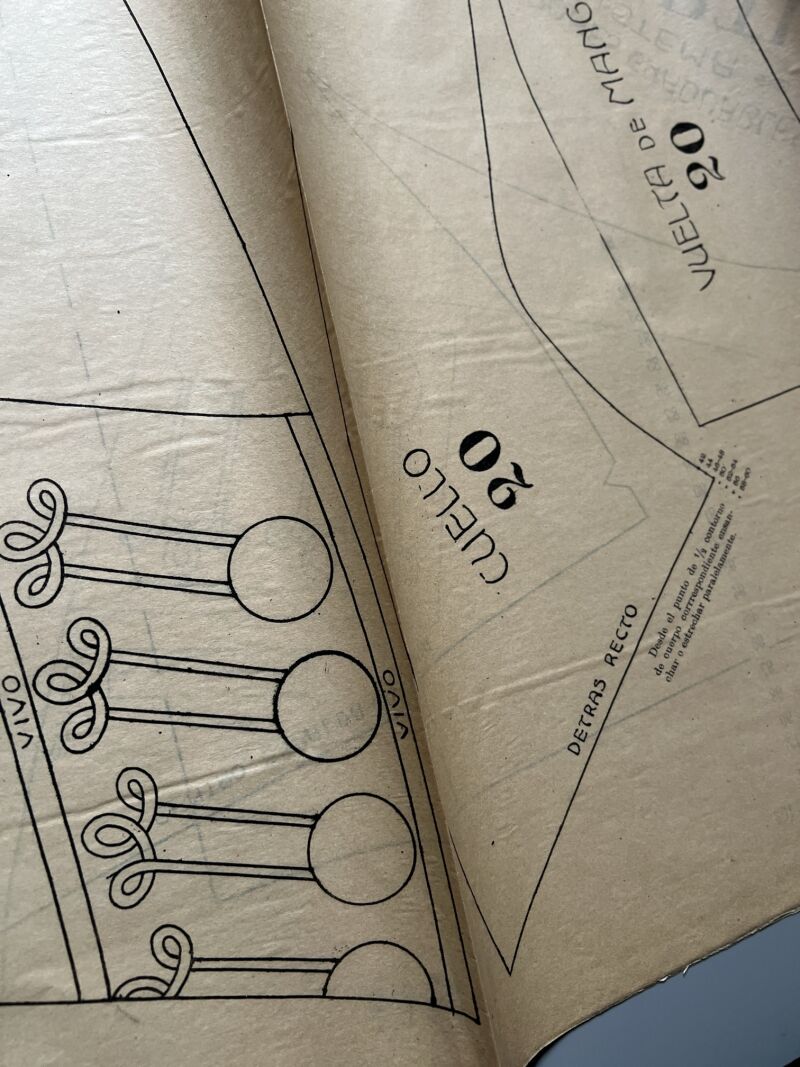 Lecciones sobre la moda. Chaqueta nº22. Patrones graduables Sistema Martí - ca. 1915-20