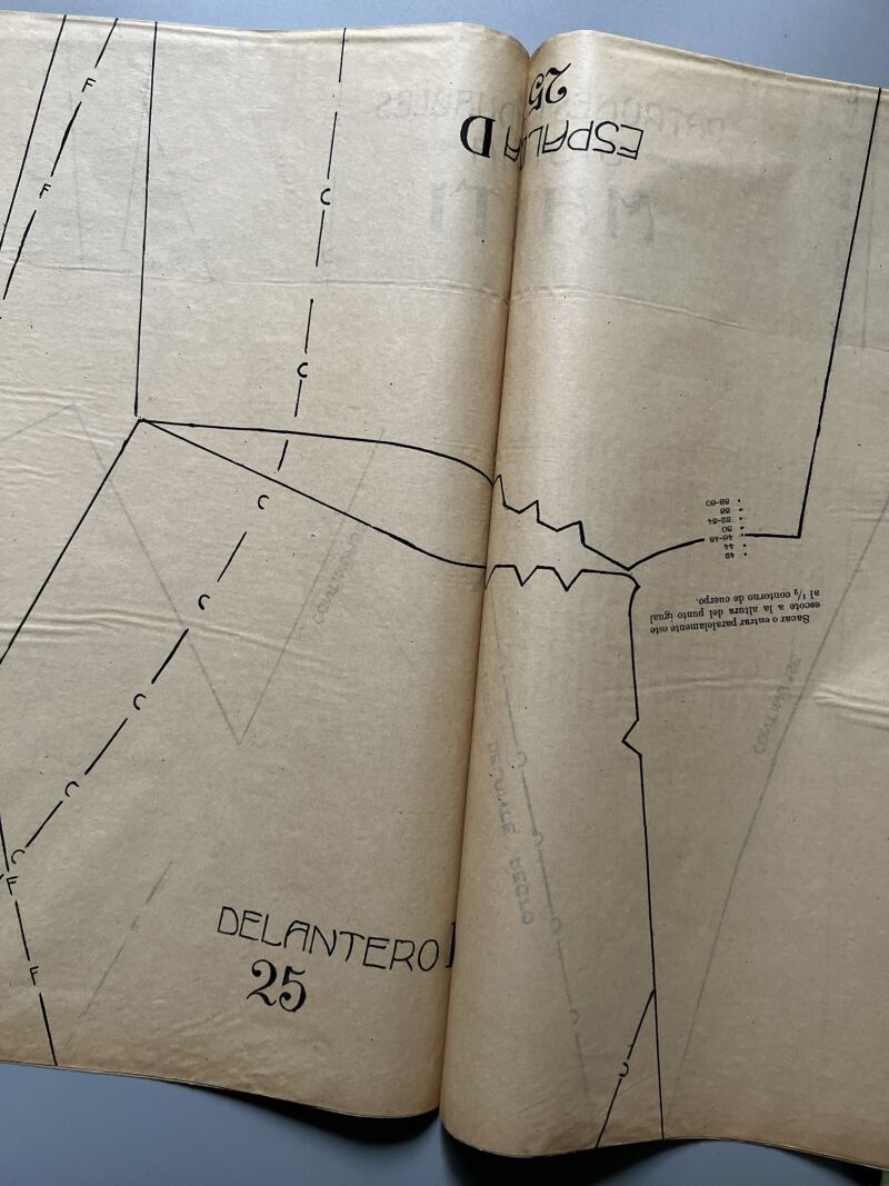 Lecciones sobre la moda. Chaqueta o Bolero nº25. Patrones graduables Sistema Martí - ca.1915-20