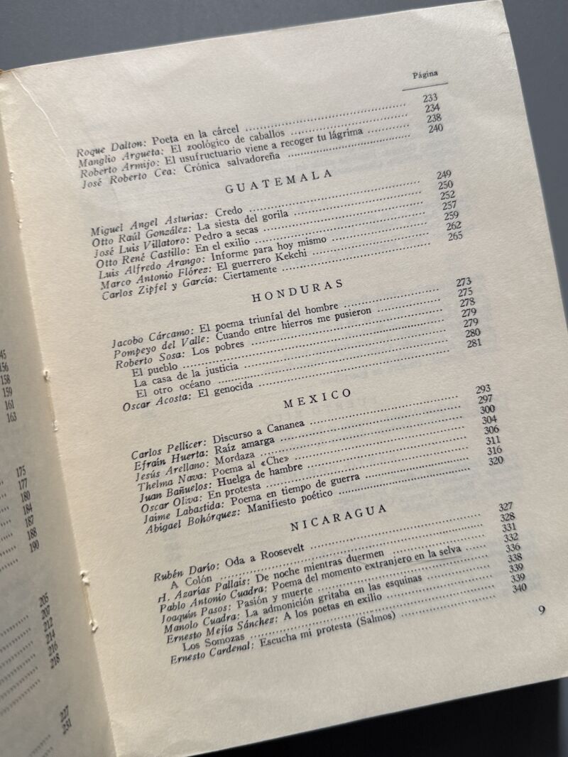 Mester de rebeldía de la poesía hispanoamericana, Ramiro Lagos. Firmado - Ediciones Dos Mundos, 1974