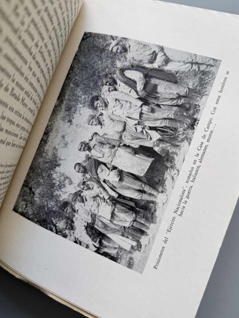 Defensa de Madrid. Relato histórico, Antonio López - Editorial A. P. Márquez, 1945