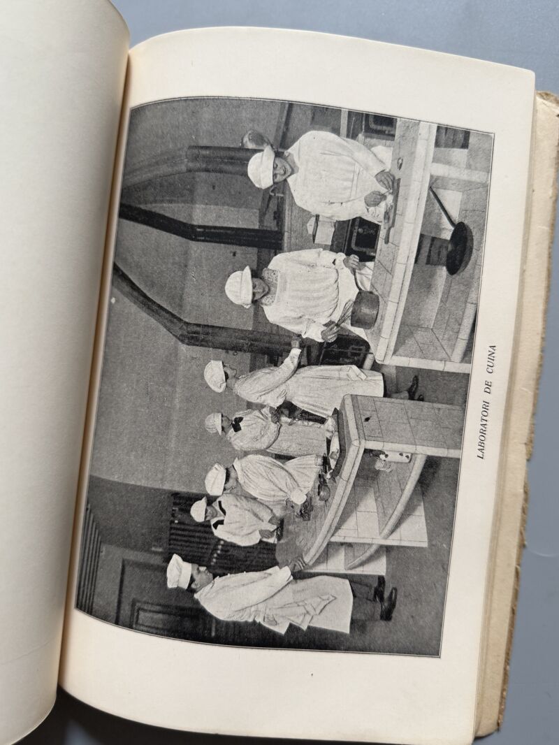 Report documentat/ Crónica documentada, Institut de Cultura i Biblioteca Popular de la Dona - 1922