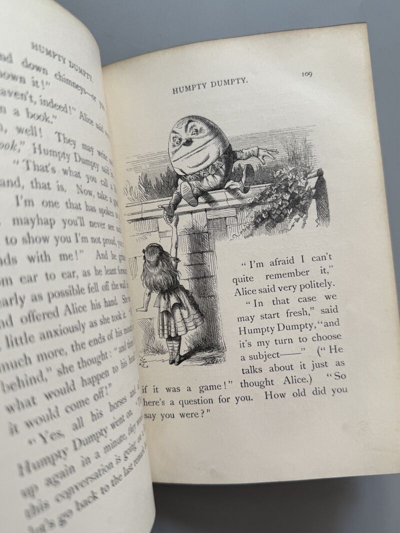 Alice's Adventures in Wonderland y Through the looking-glass, Lewis Carroll - Macmillan and Co, 1899