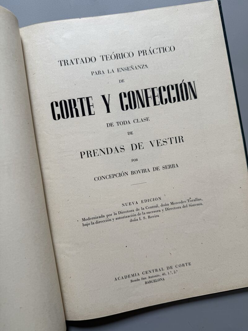 Método de corte Sistema Rovira, Concepción Rovira de Serra - Academia Central de Corte