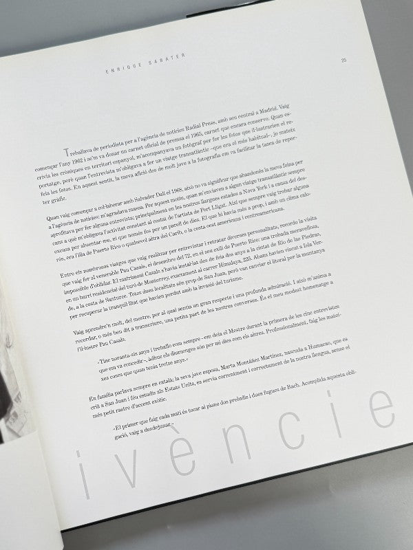 L'ull invisible. Enrique Sabater fotografia Salvador Dalí (dedicado) - Lunwerg Editores, 2004