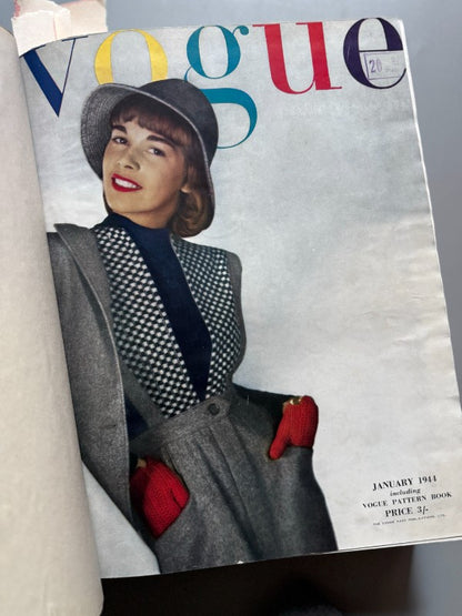 British Vogue, 1944 - 1945 completos. Artículos y fotografías de Lee Miller
