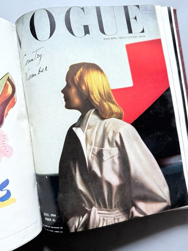 British Vogue. Lee Miller - Artículos y fotografías - WWII, 1944 - 1945 completos