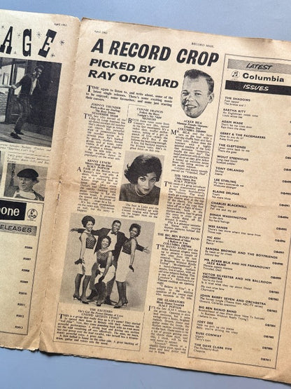 The Beatles. Record Mail - Emi Records Ltd., vol. 6 - nº4, abril de 1963