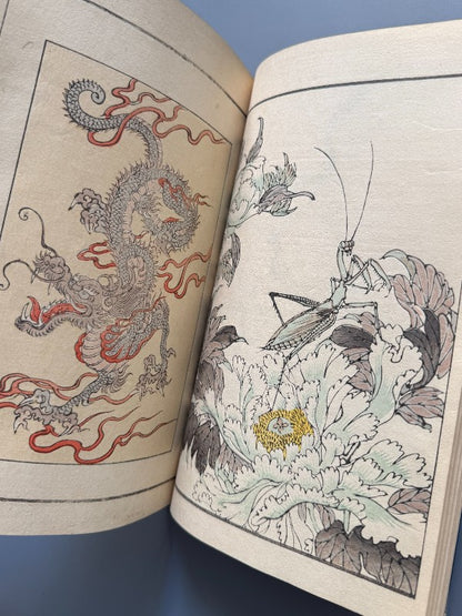 Japón. Libro de diseños japoneses, xilografía. Vol. I y V - periodo Meiji o Taisho
