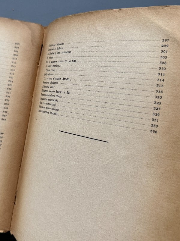 Catorce meses de aventuras bajo dominio rojo - Editorial A. C. I., 1938