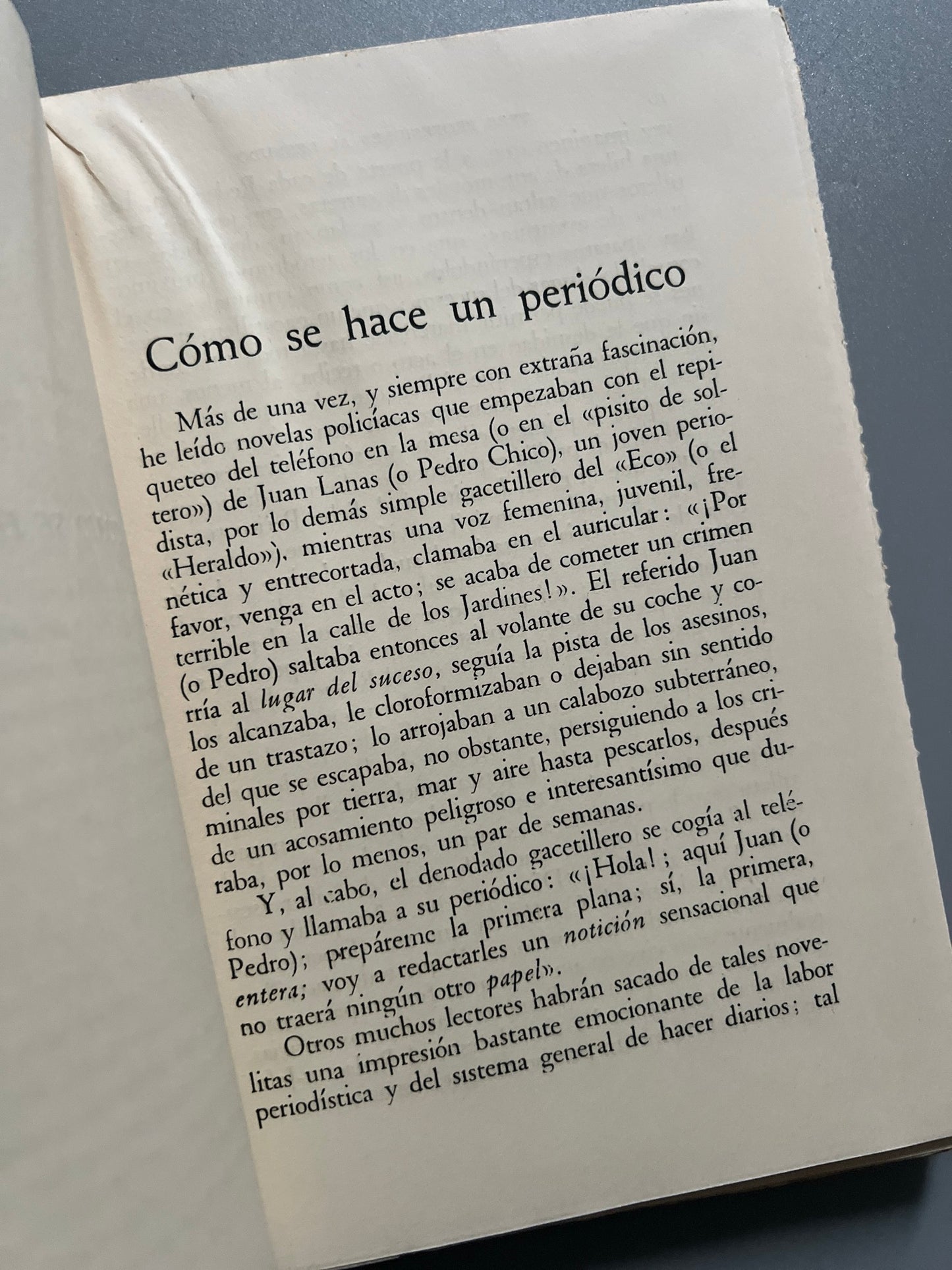 Libro de: Tres profesiones al desnudo. Prensa, cine y teatro, Karel Chapek - Editorial Juventud, 1947