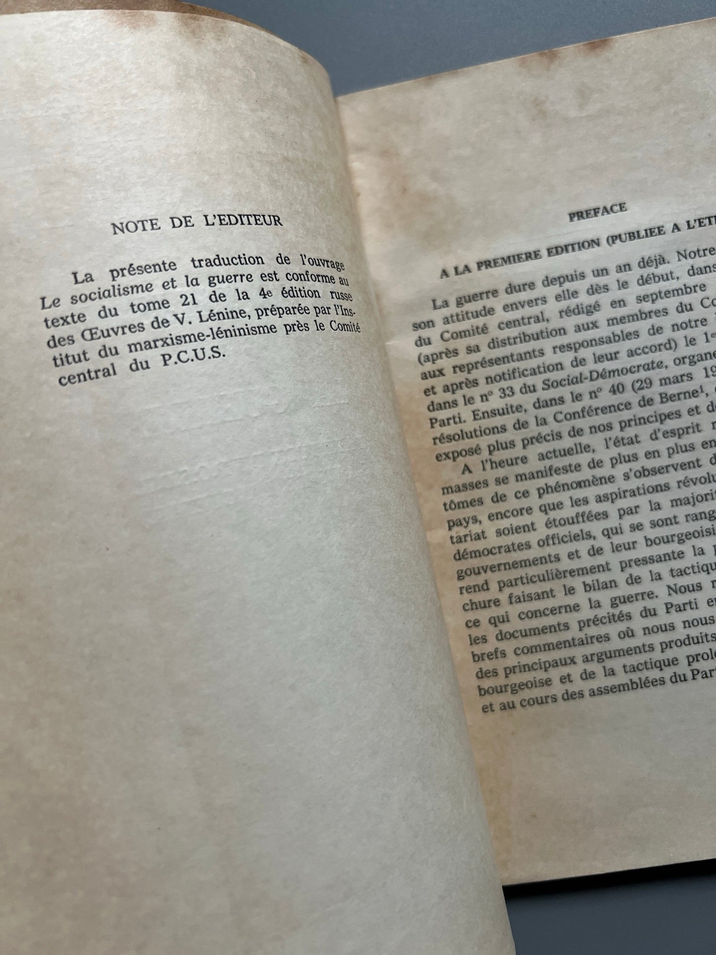 Libro de: Le socialisme et le guerre, V. I. Lenin - Ediciones en Lenguas Extranjeras, ca. 1960