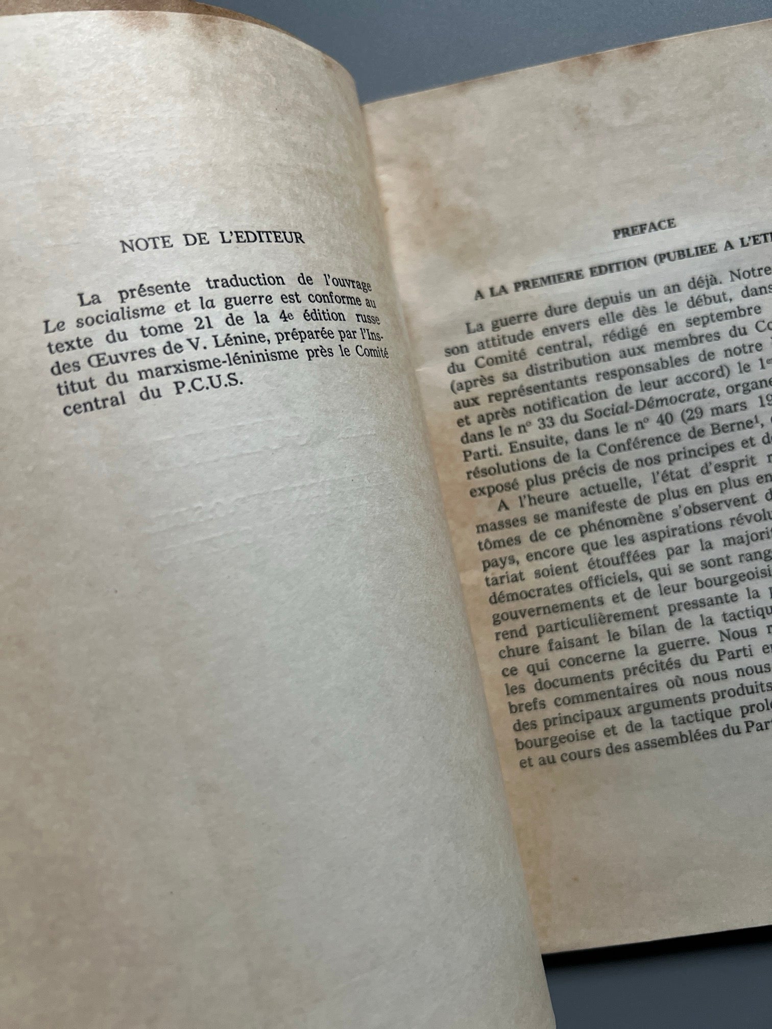 Libro de: Le socialisme et le guerre, V. I. Lenin - Ediciones en Lenguas Extranjeras, ca. 1960