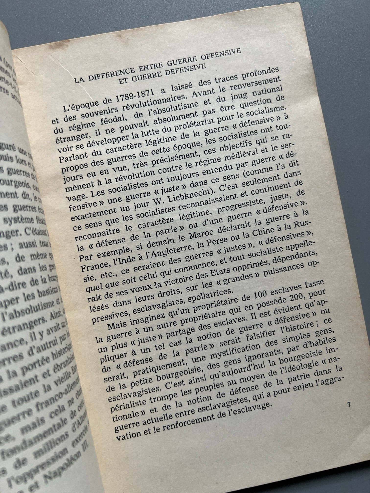 Libro de: Le socialisme et le guerre, V. I. Lenin - Ediciones en Lenguas Extranjeras, ca. 1960