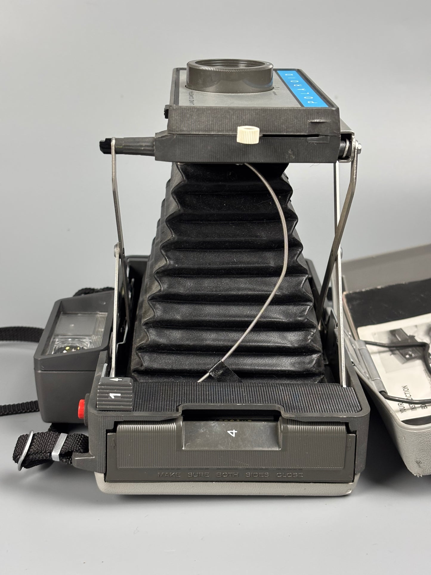 Cámara Instantánea Polaroid Land Camera Automatic 210 – Vintage Clásica