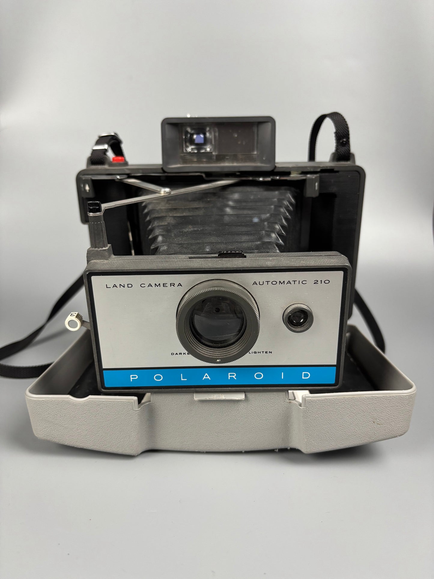 Cámara Instantánea Polaroid Land Camera Automatic 210 – Vintage Clásica