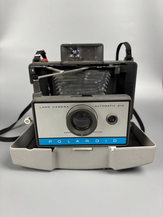 Cámara Instantánea Polaroid Land Camera Automatic 210 – Vintage Clásica