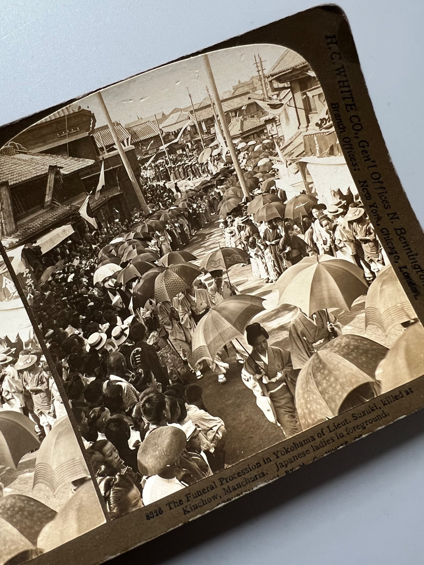 Procesión funeraria en Yokohama del general Lieut Suzuki, fotografía esterescópica - Keyston View Company, ca. 1904