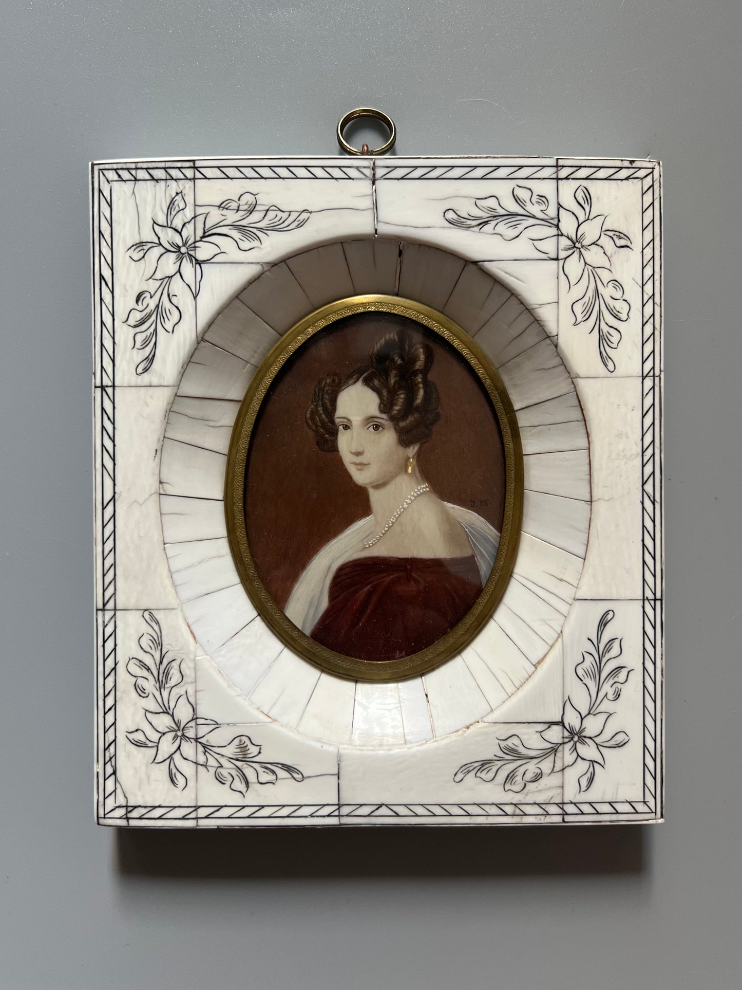 Miniatura retrato de dama al óleo o gouache, firmado por J. ST - Siglo XIX