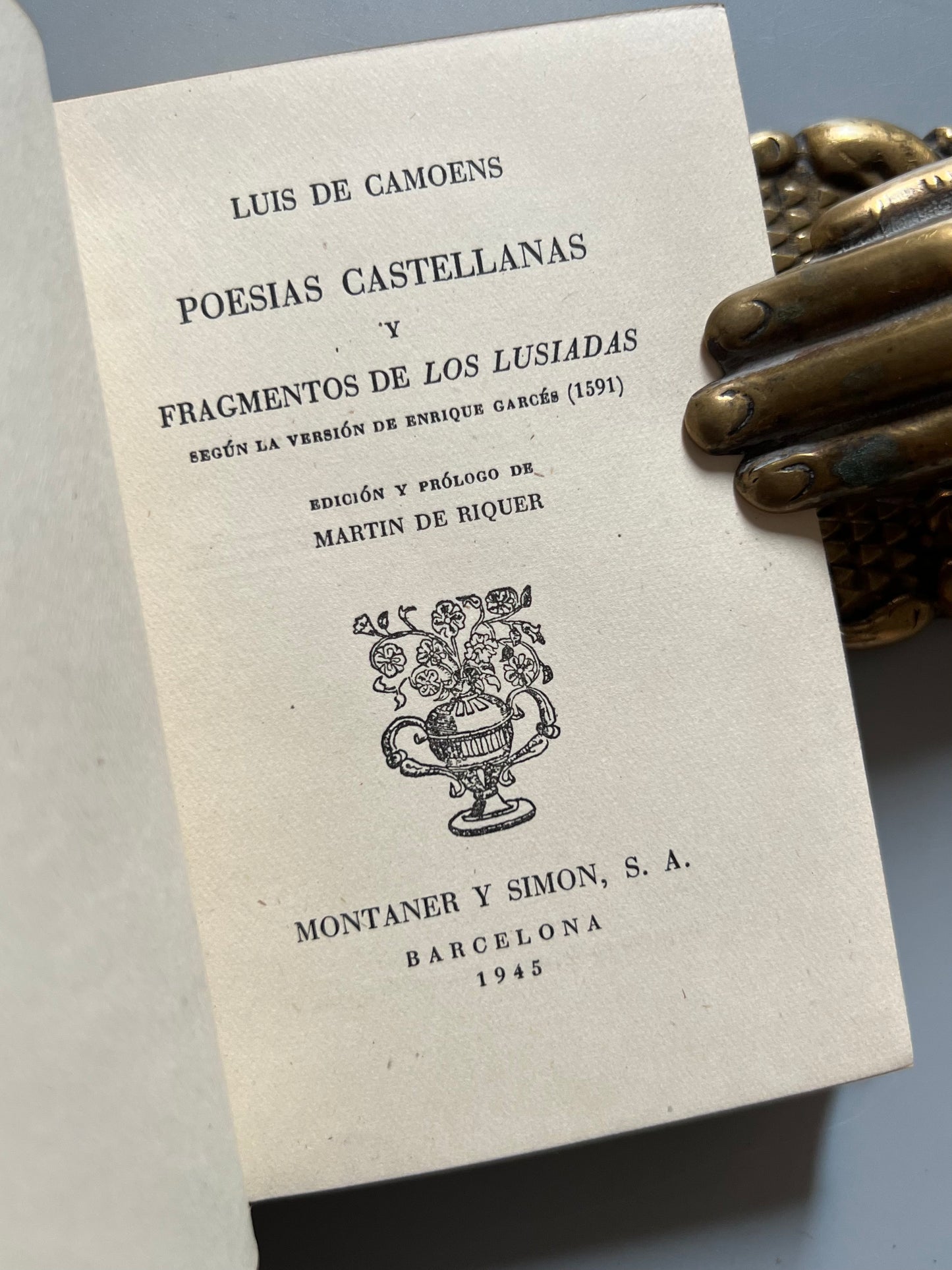 Poesías castellanas y fragmentos de Los Lusíadas, Luis de Camoens - Montaner y Simón, 1945