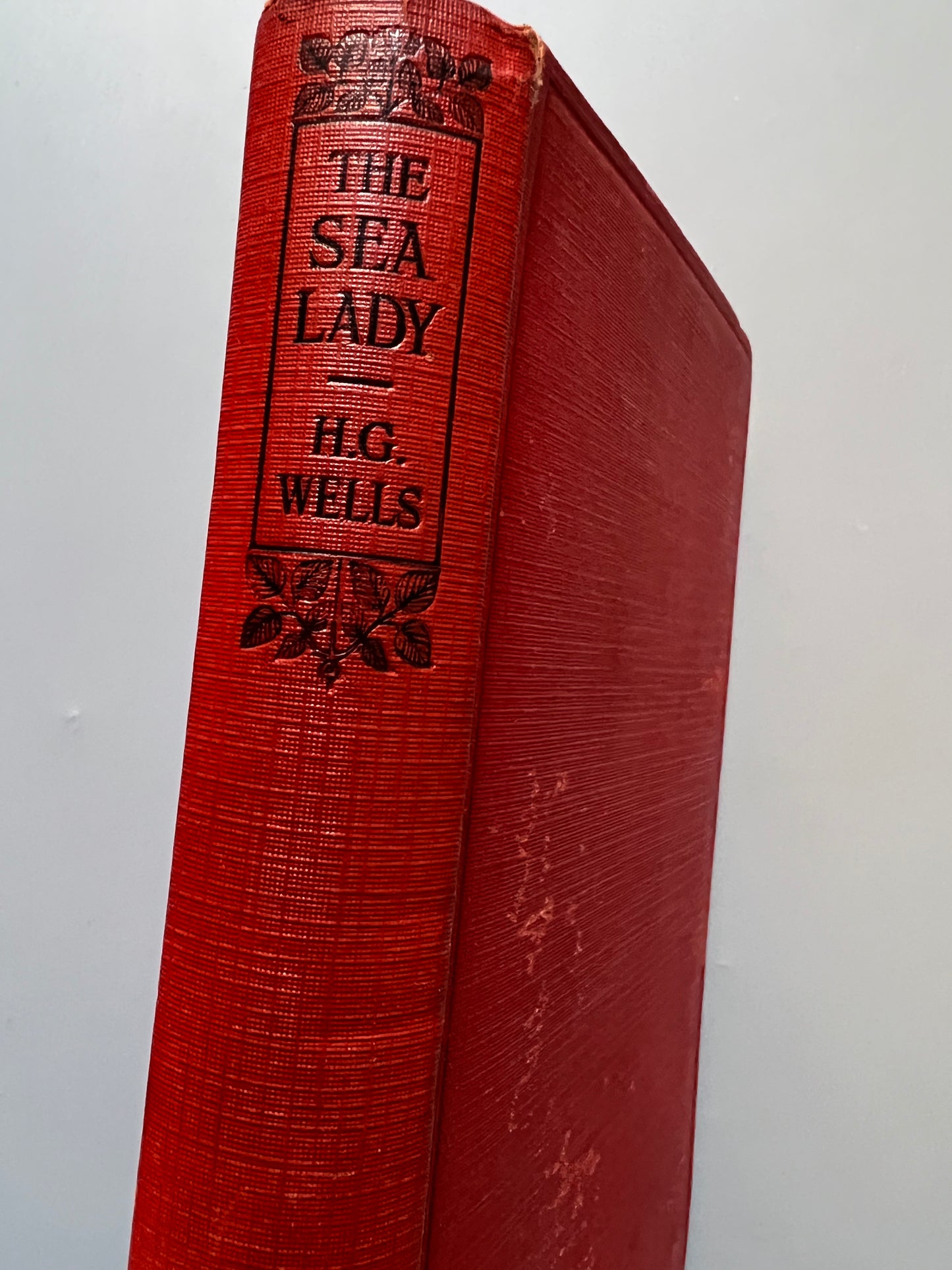The sea lady, a tissue of moonshine, H. G. Wells - Methuen & Co, 1927